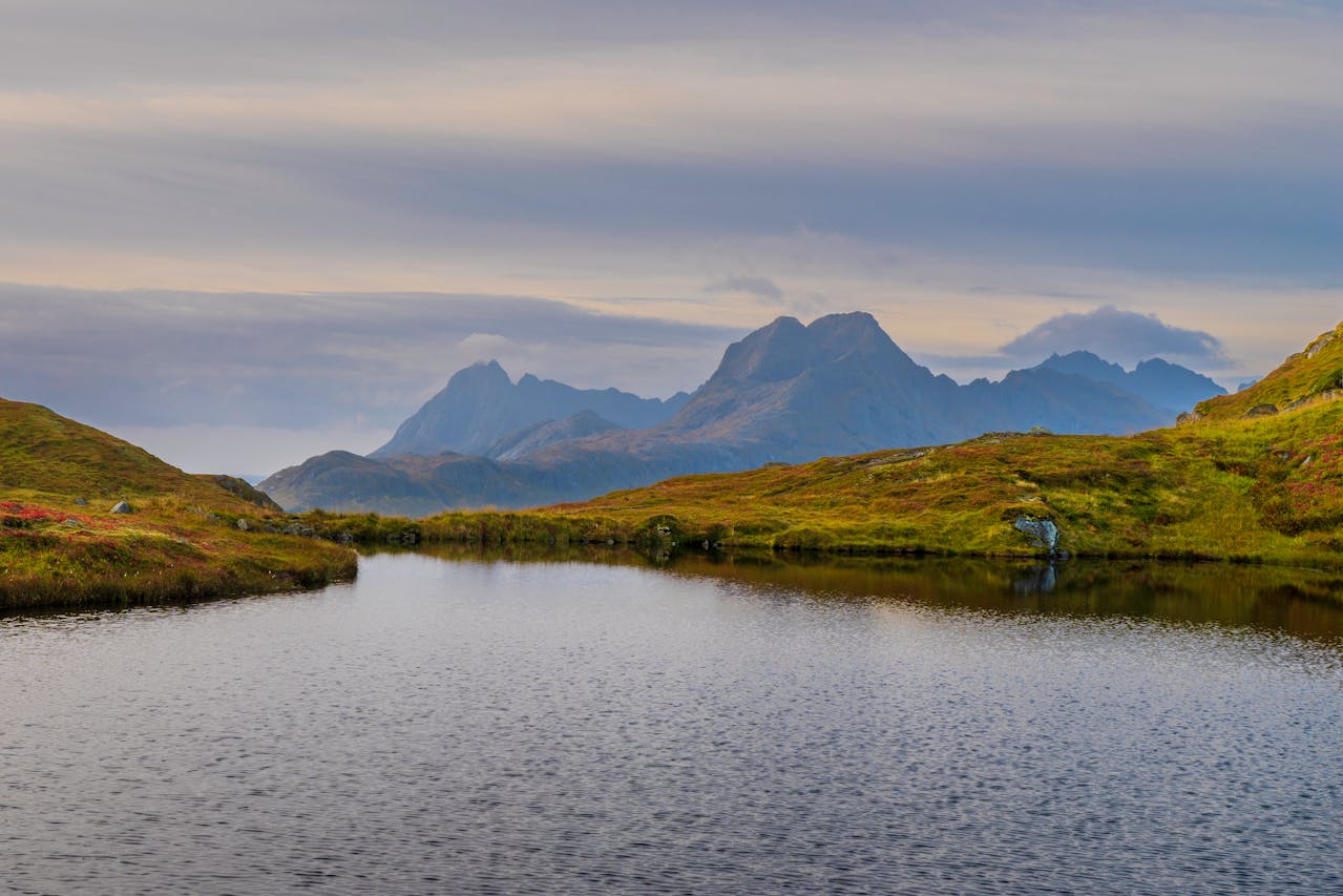Tag 11 · Lofoten light + 2–4h Wanderung